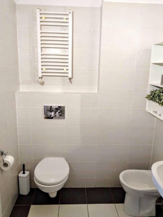 Apartament Rodzinny 200M Do Morza Kołobrzeg Eksteriør billede